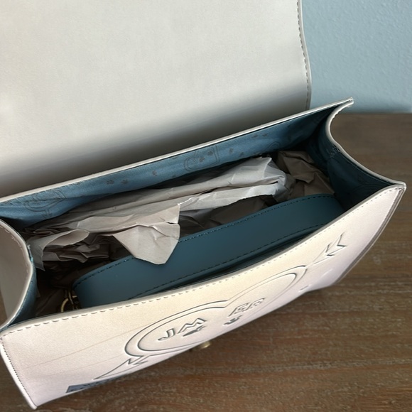 NWT Loungefly x Lady and the Tramp Crossbody - Picture 7 of 11